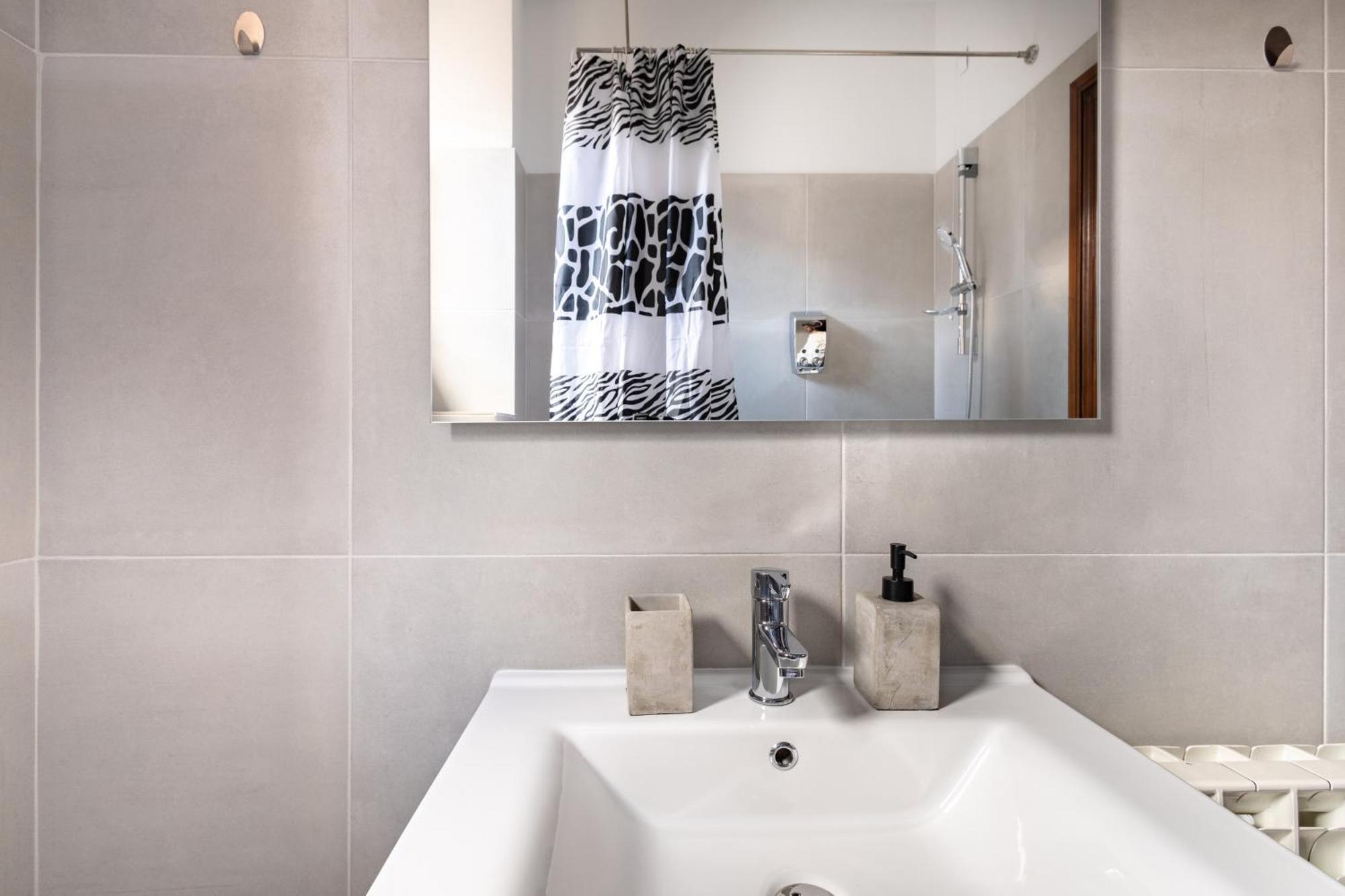 Piccolo Mondo By Citybookings Bucarest Esterno foto